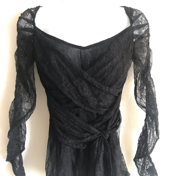 π₯ Sweetheart Neck Lace Blouse - Picture 3 of 12